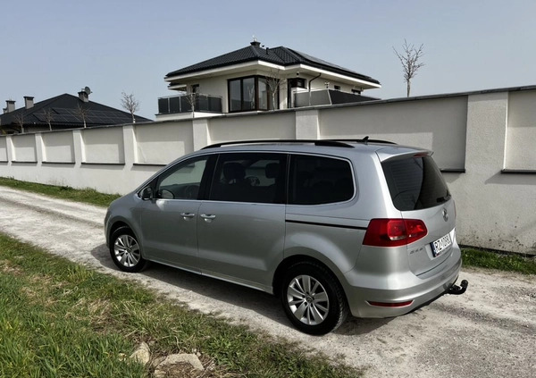 Volkswagen Sharan cena 65900 przebieg: 215000, rok produkcji 2015 z Dębica małe 352